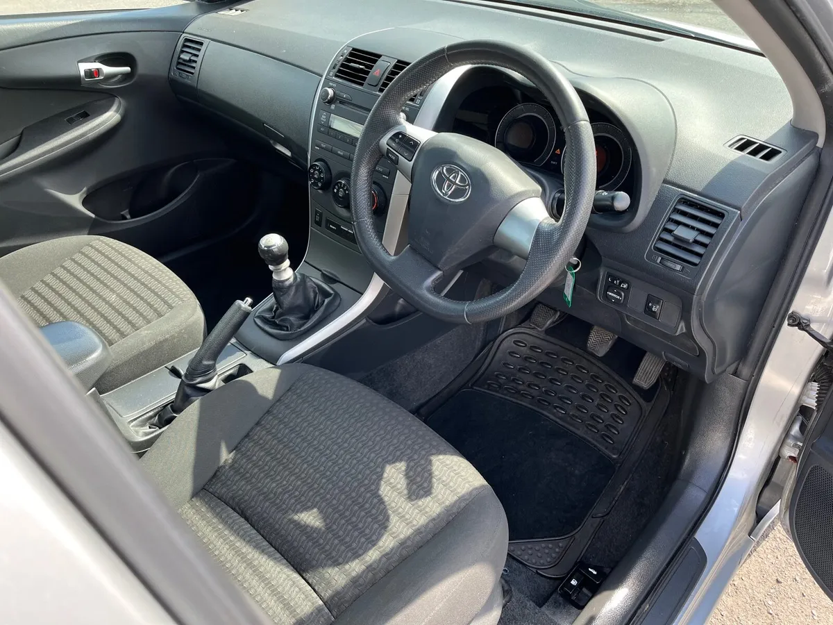 Toyota Corolla 2012 - Image 3