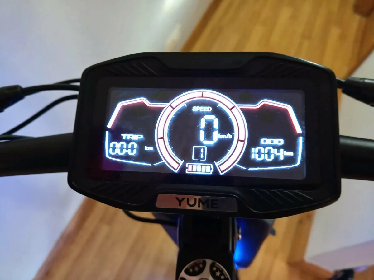 Electric Scooter Yume Hawk 2400w 70kmph 50m Range - Image 3