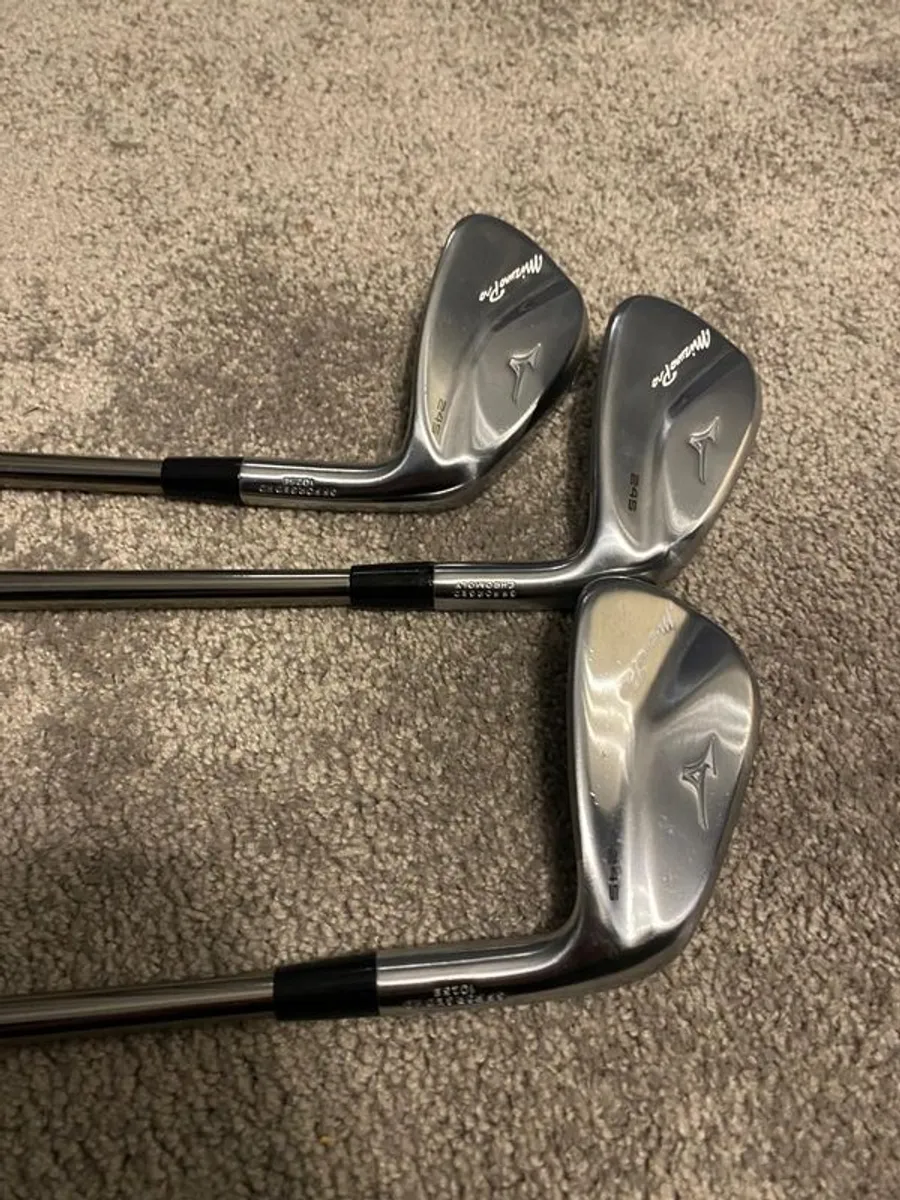mizuno pro 245 irons/4-Pw/Stiff 95gram graphite shafts/standard loft/lie Fresh multicompound grips - Image 2