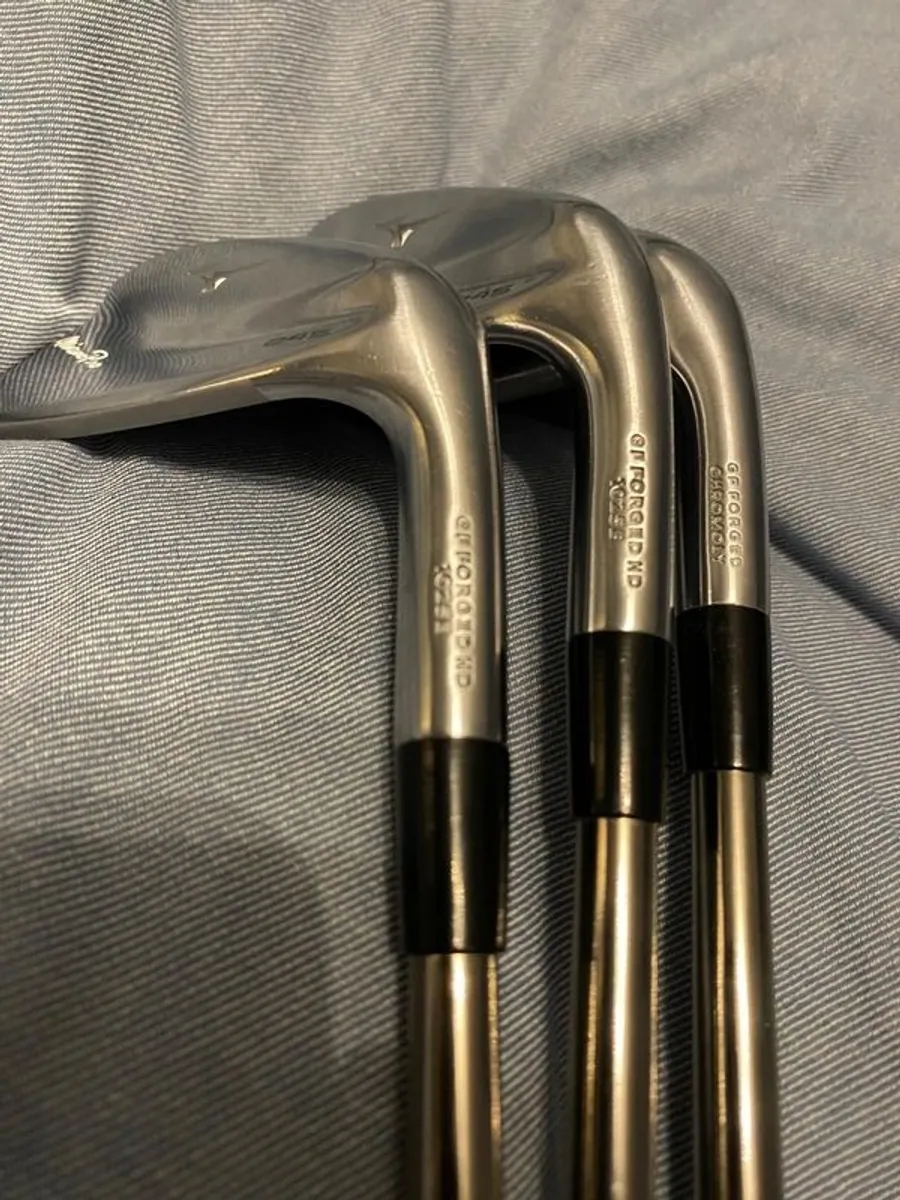 mizuno pro 245 irons/4-Pw/Stiff 95gram graphite shafts/standard loft/lie Fresh multicompound grips - Image 4