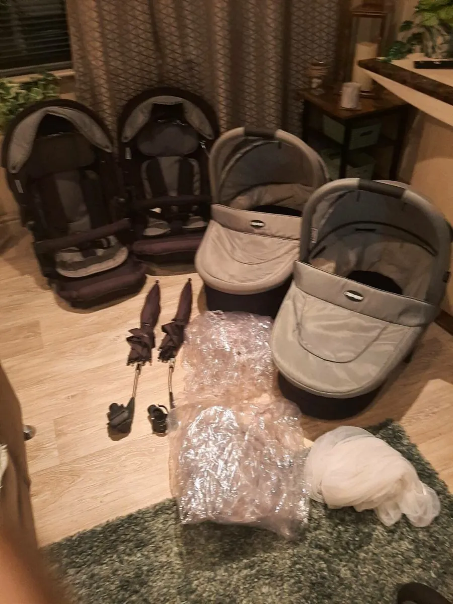 Twin pram - Image 1