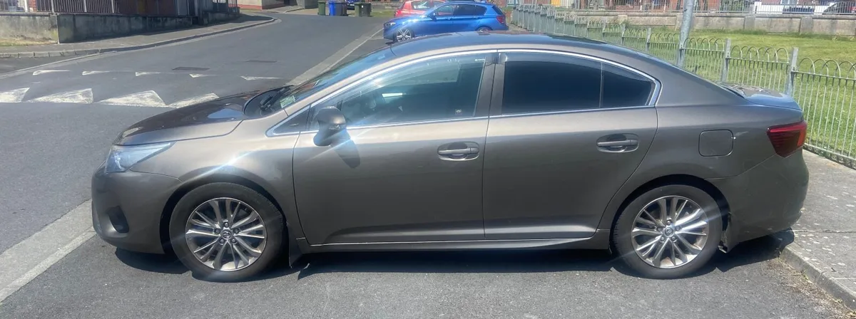 Toyota Avensis 2017 - Image 2