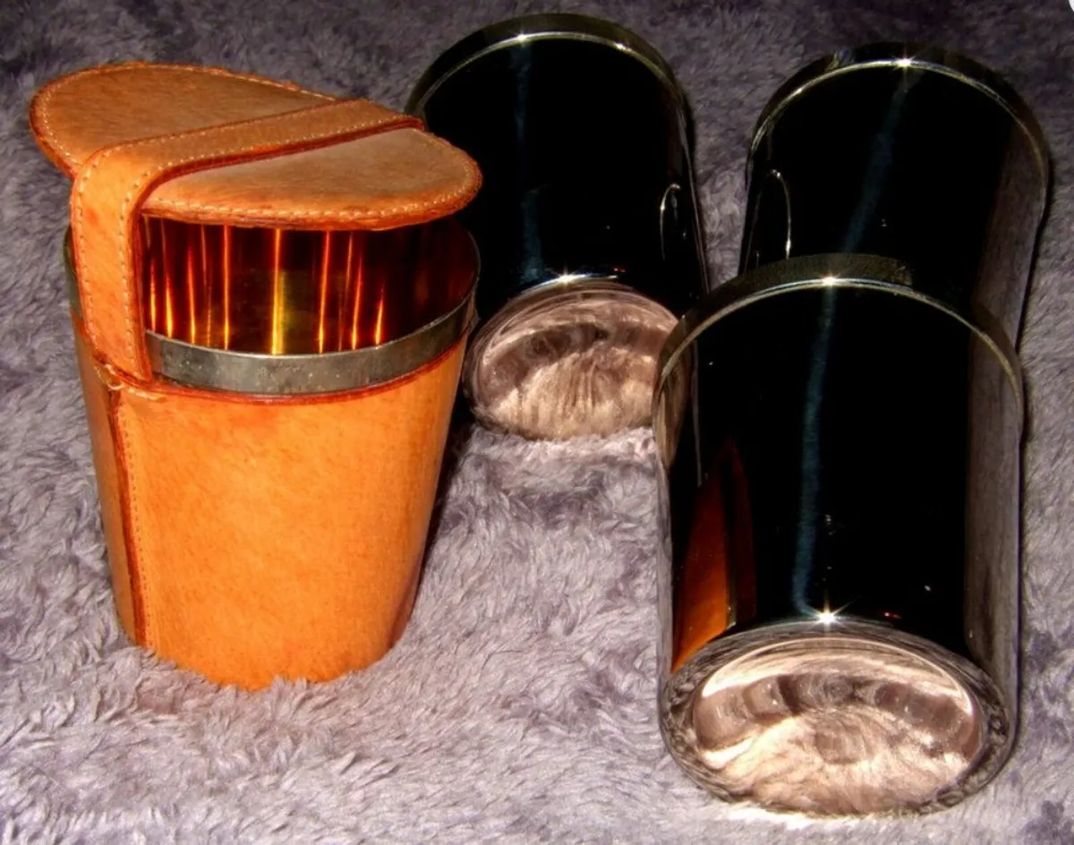 Vintage Harrods Stirrup Cups & Leather Case - Image 3