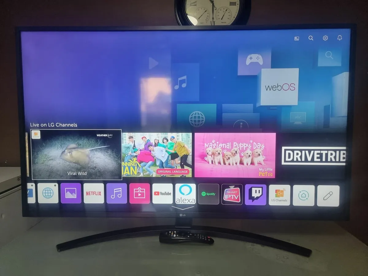 50" LG 4k Ultra HD HDR Smart LED TV + Magic Remote - Image 3