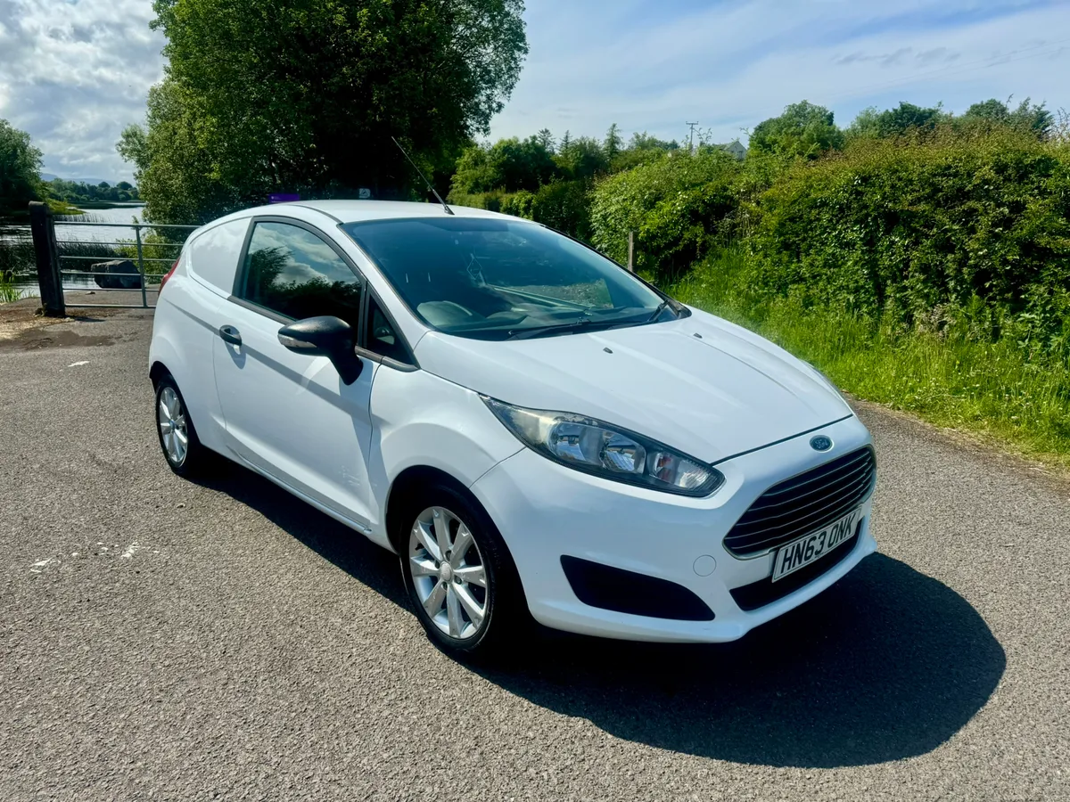 Late 2013 Ford Fiesta (VRT €250) - Image 1