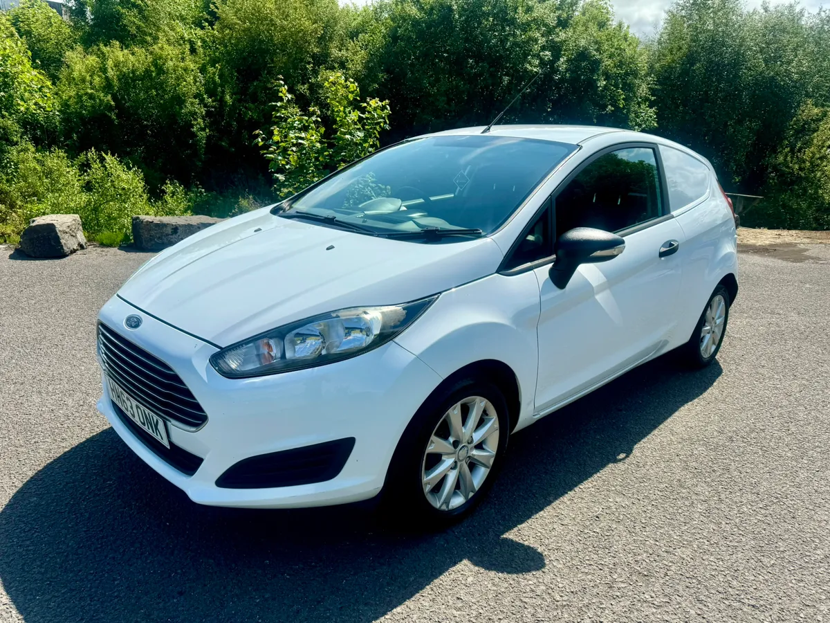 Late 2013 Ford Fiesta (VRT €250) - Image 2