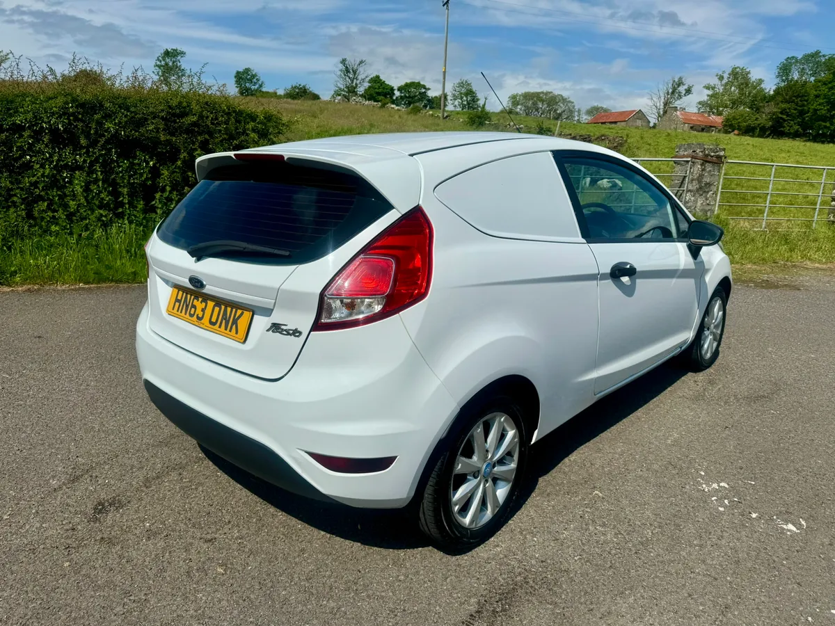 Late 2013 Ford Fiesta (VRT €250) - Image 3