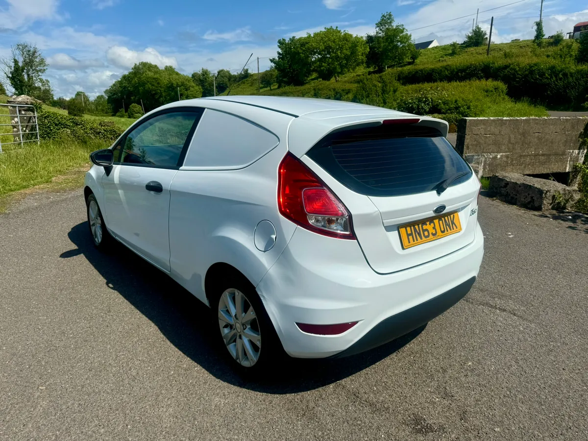 Late 2013 Ford Fiesta (VRT €250) - Image 4