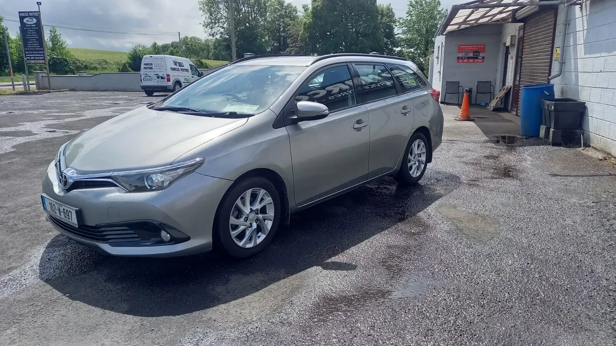 Toyota Auris 1.4D4-D Aura Estate - Image 3