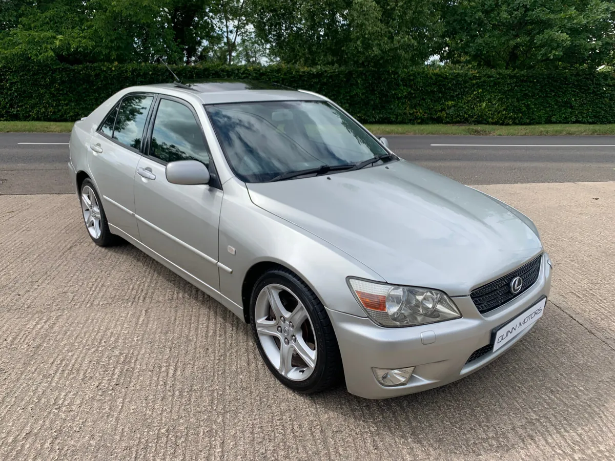 2002 LEXUS IS200 SE | SUNROOF | BLACK LTH - Image 1