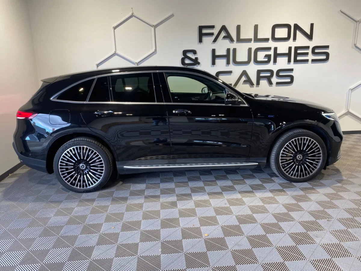 MERCEDES-BENZ EQC 400 AMG LINE 4MATIC PREMIUM PLUS - Image 4