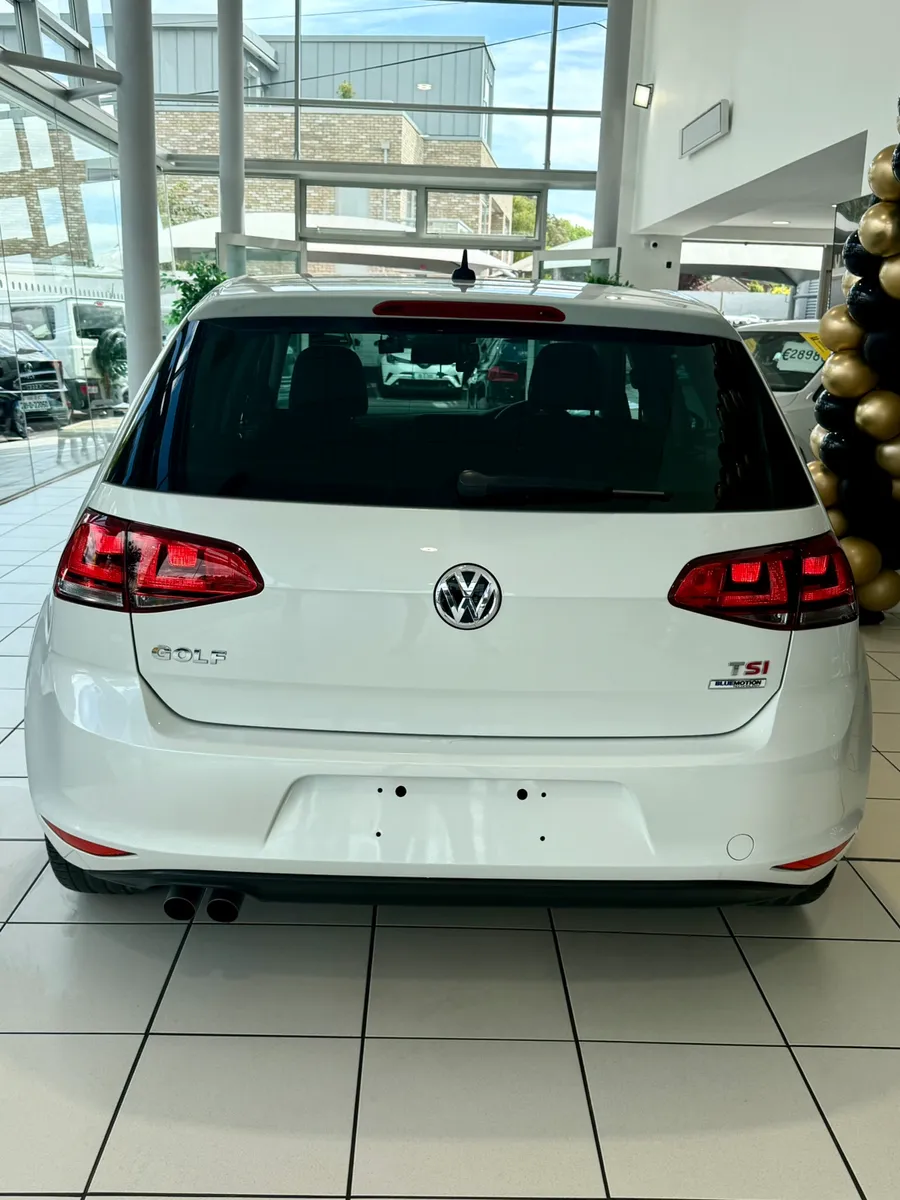 2017 VW Golf 1.4TSI HIGHLINE AUTO 59,000KMS AS NEW - Image 4