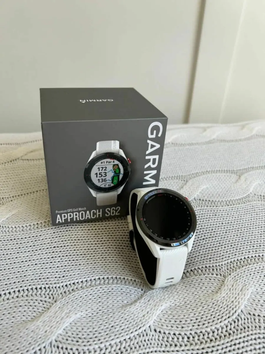 White Gаrmin Approach S62 GPS Golf Watch - Image 2
