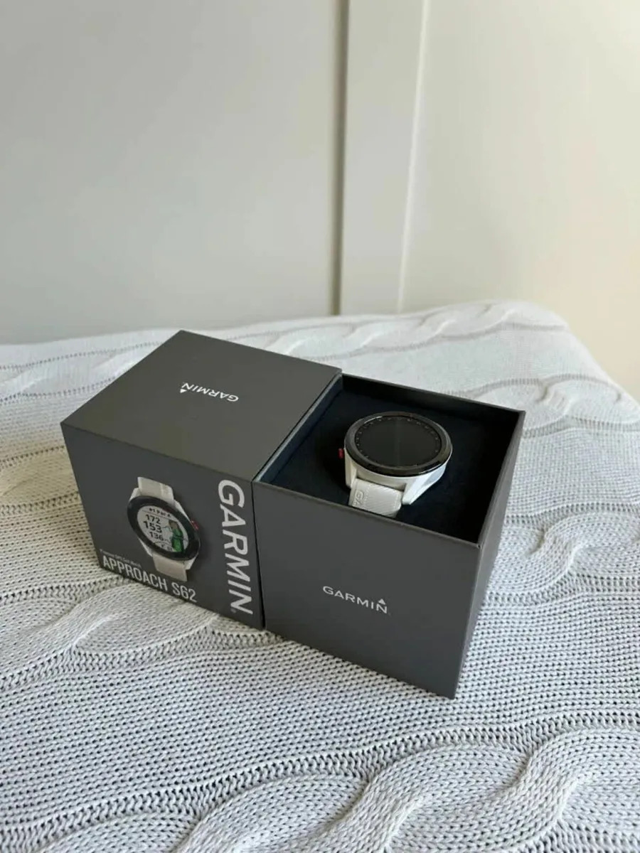 White Gаrmin Approach S62 GPS Golf Watch - Image 4