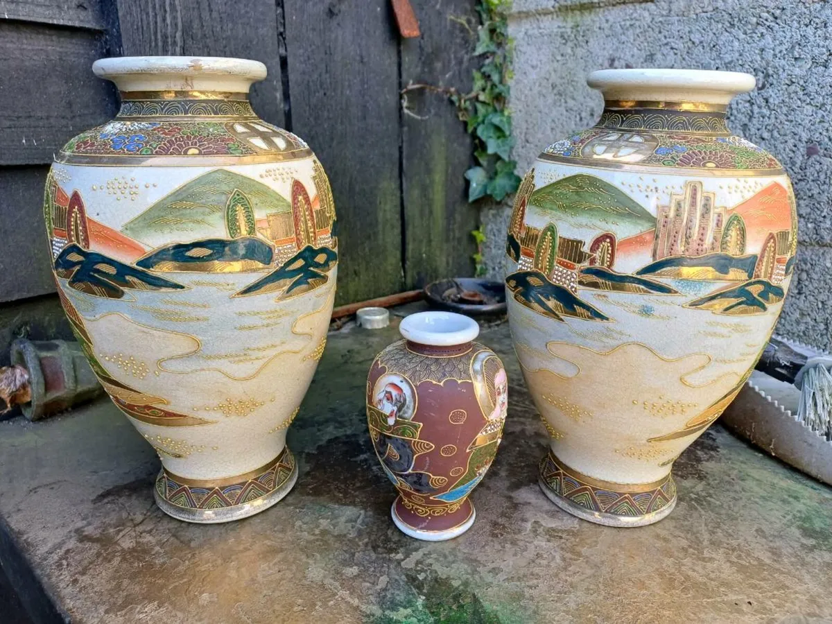 Vintage Taisho Satsuma Gilt Vases - Image 4