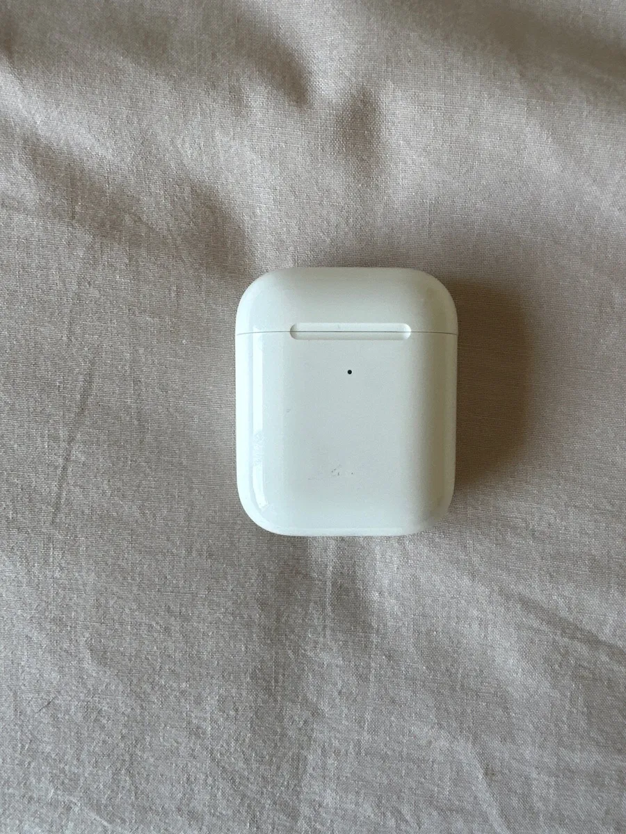 Apple airpods 2nd gen wireless charging - Image 1