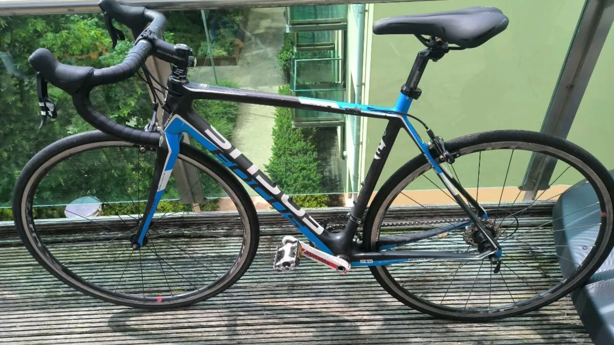 Carbon Road bike size M - Image 1