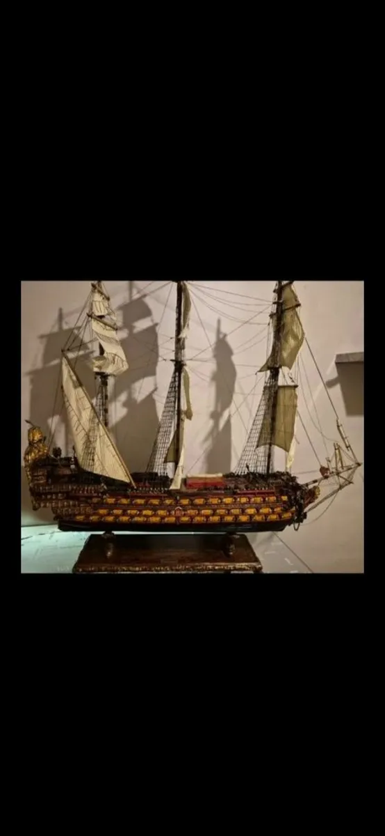 Model ship - Image 1