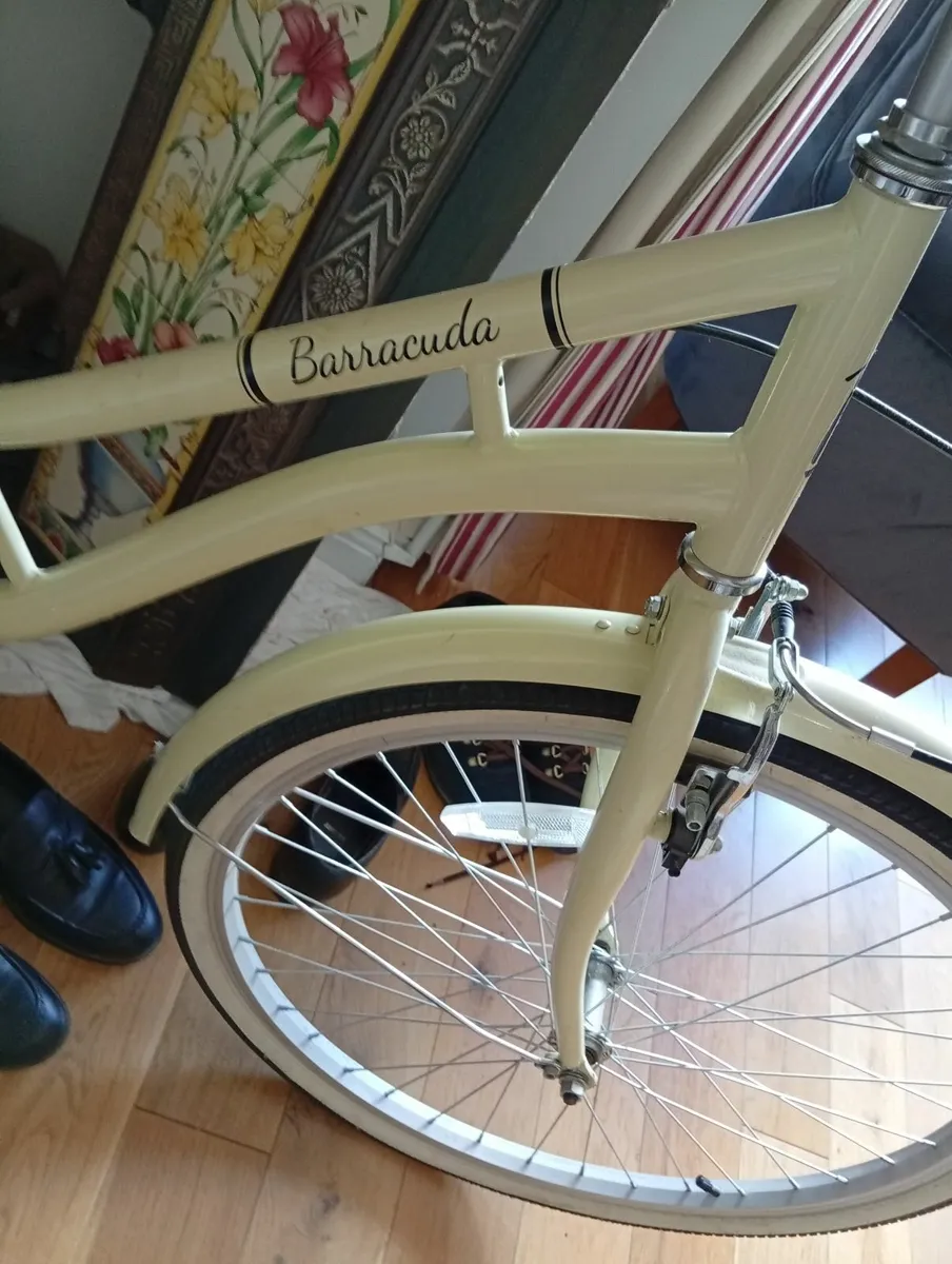 Ladies bicycle - Image 2