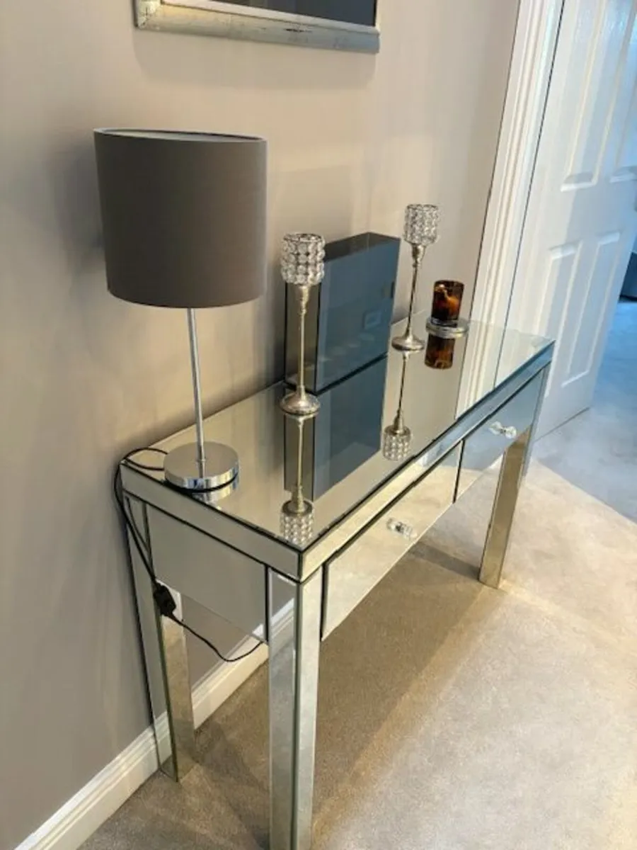 Console Table - Image 2
