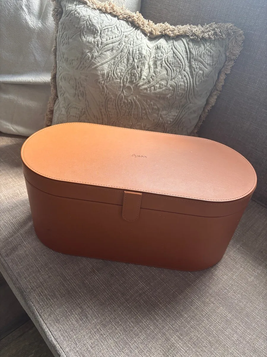 Dyson Airwrap Excellent Condition - Image 2