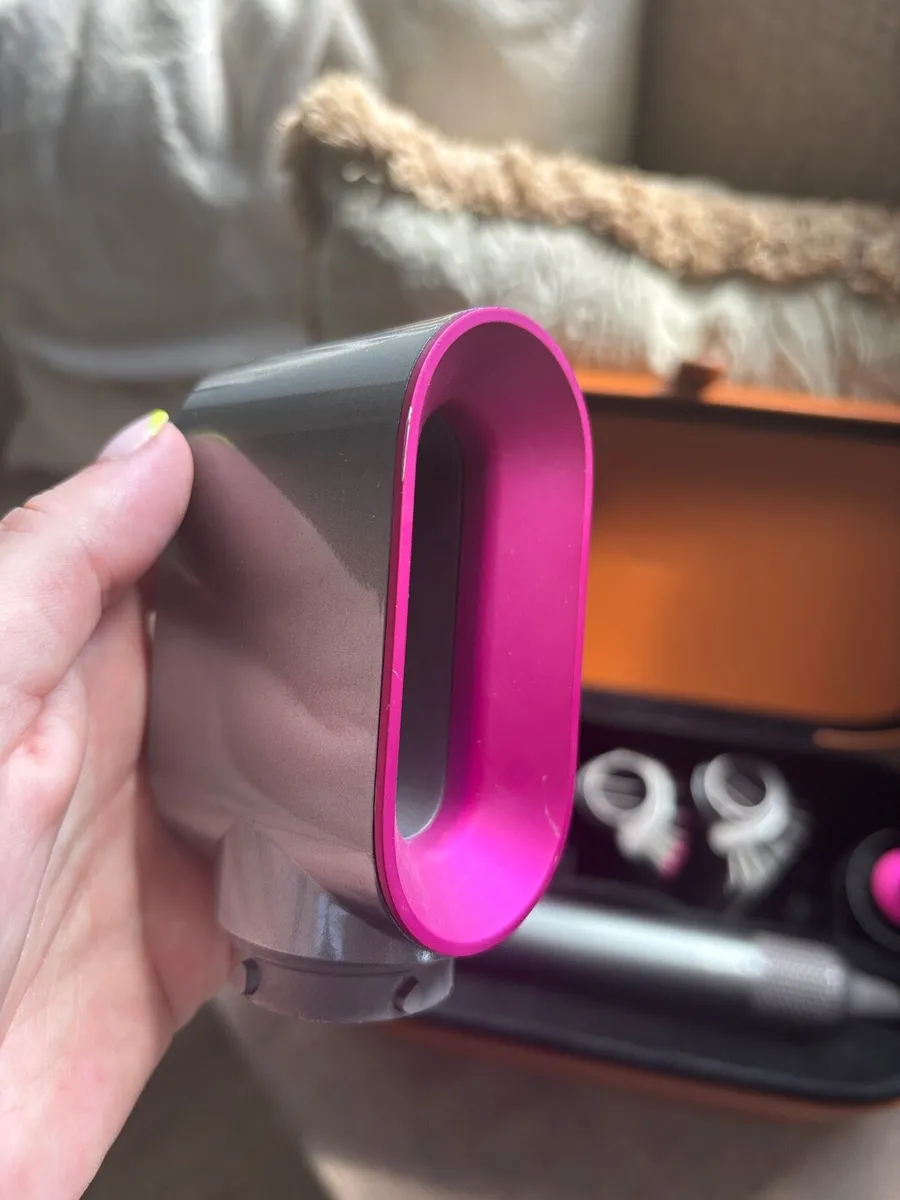 Dyson Airwrap Excellent Condition - Image 4