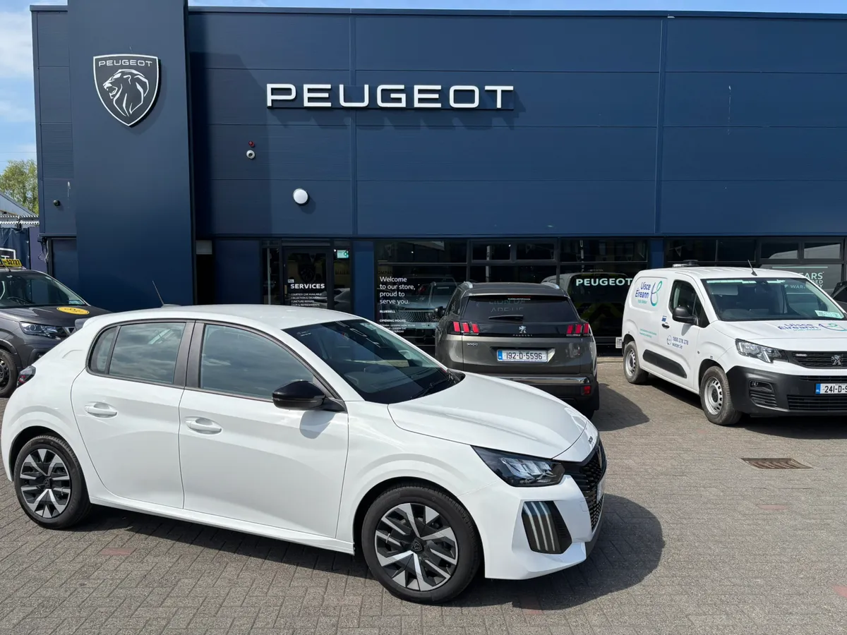 2025 Peugeot 208 Active 1.2 - Image 2