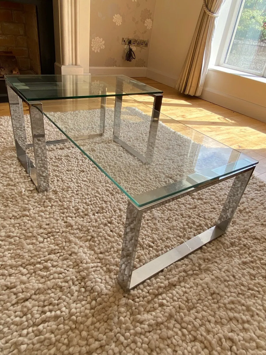 2 in 1 coffee & matching side table Set - Image 1