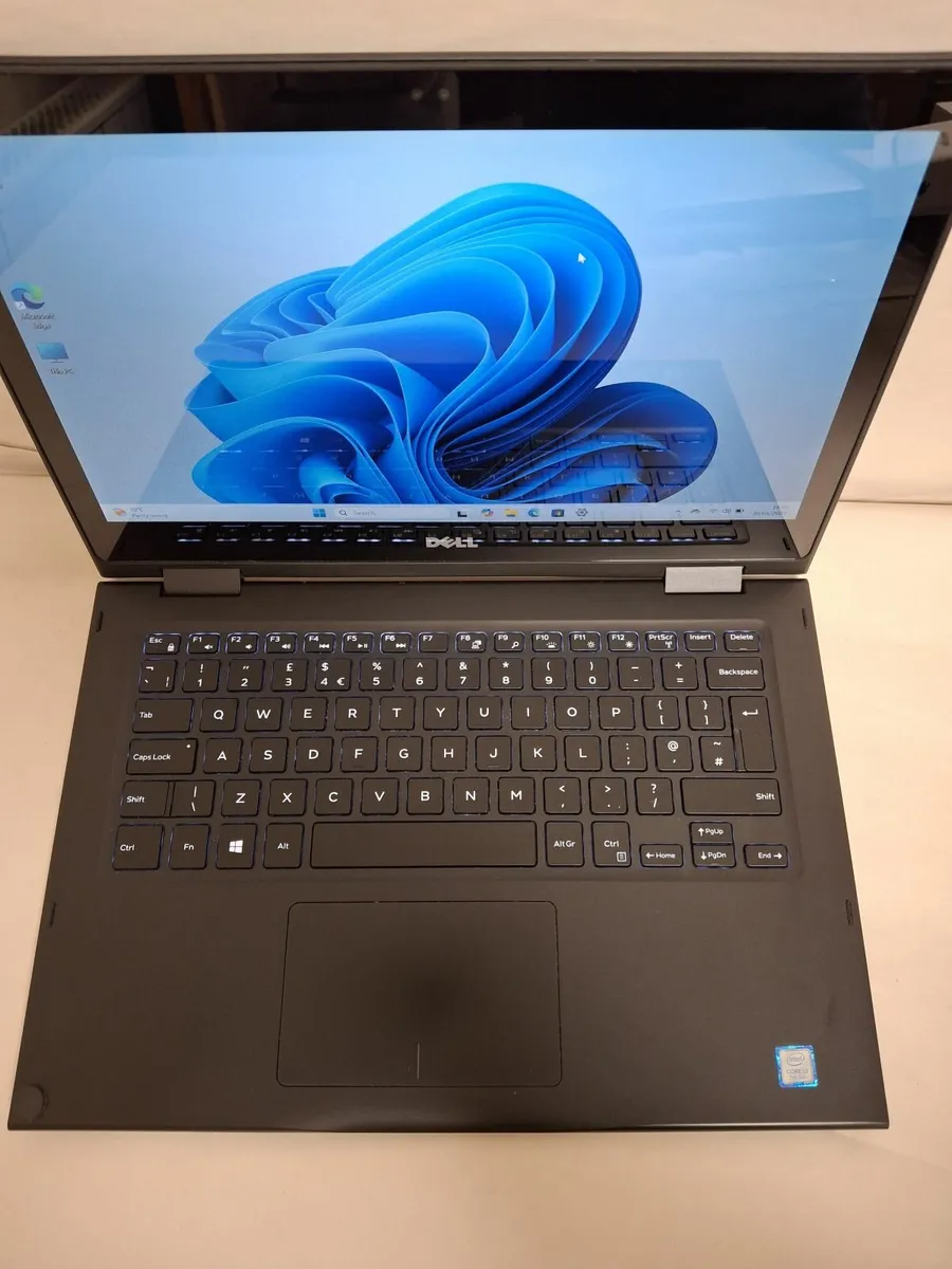 Dell Latitude 3390 2-in-1 | Core i3-7020U | 8GB RA - Image 1