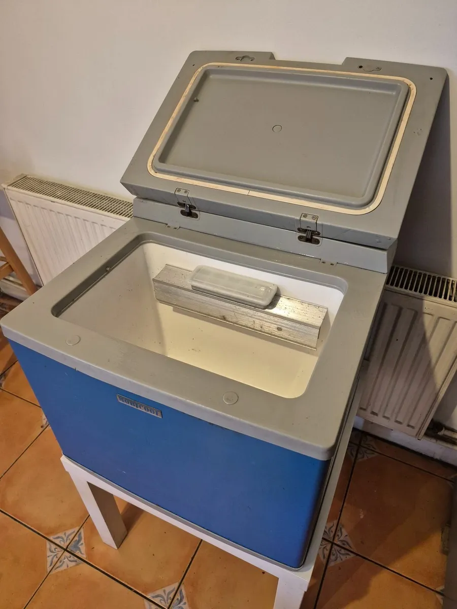 Camping fridge - Image 1