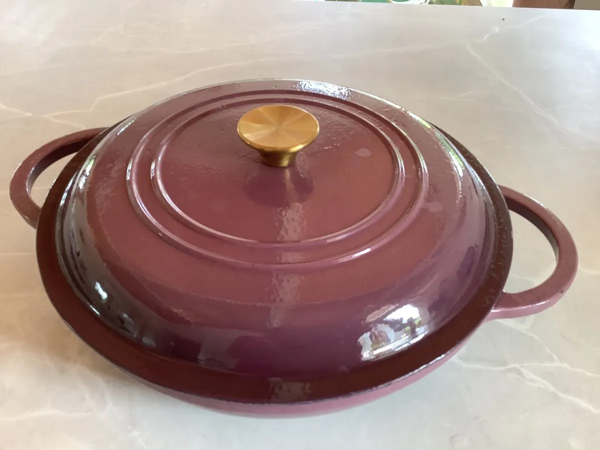 Oven to table cast iron casserole dish - Image 3