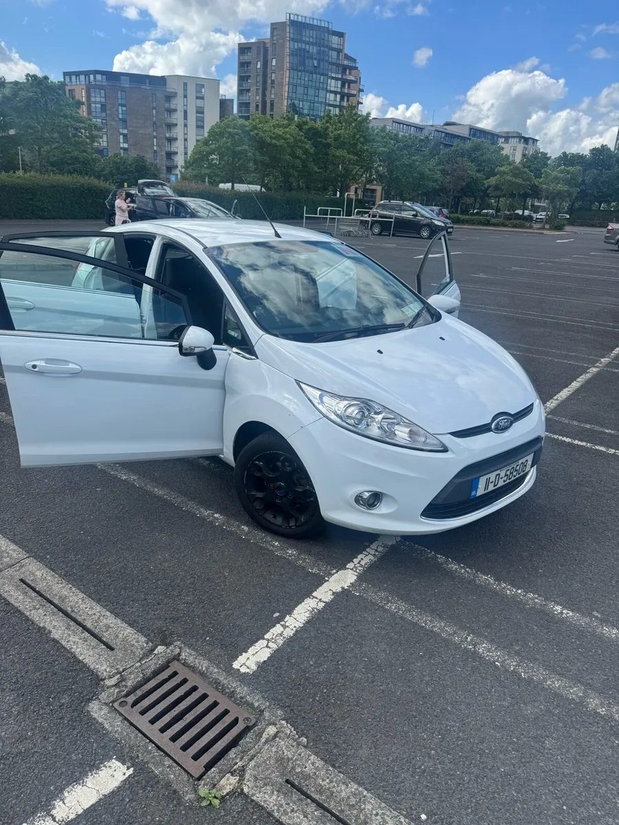 Ford Fiesta 2011 1.2L - Image 2