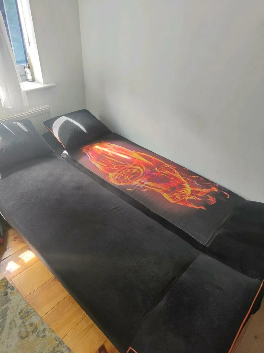 Bed/Couch - Image 2