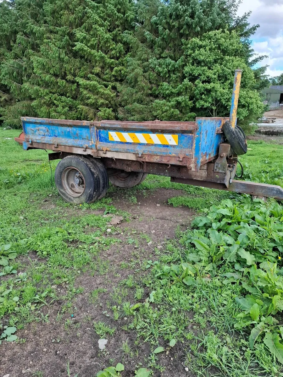 Trailer - Image 1