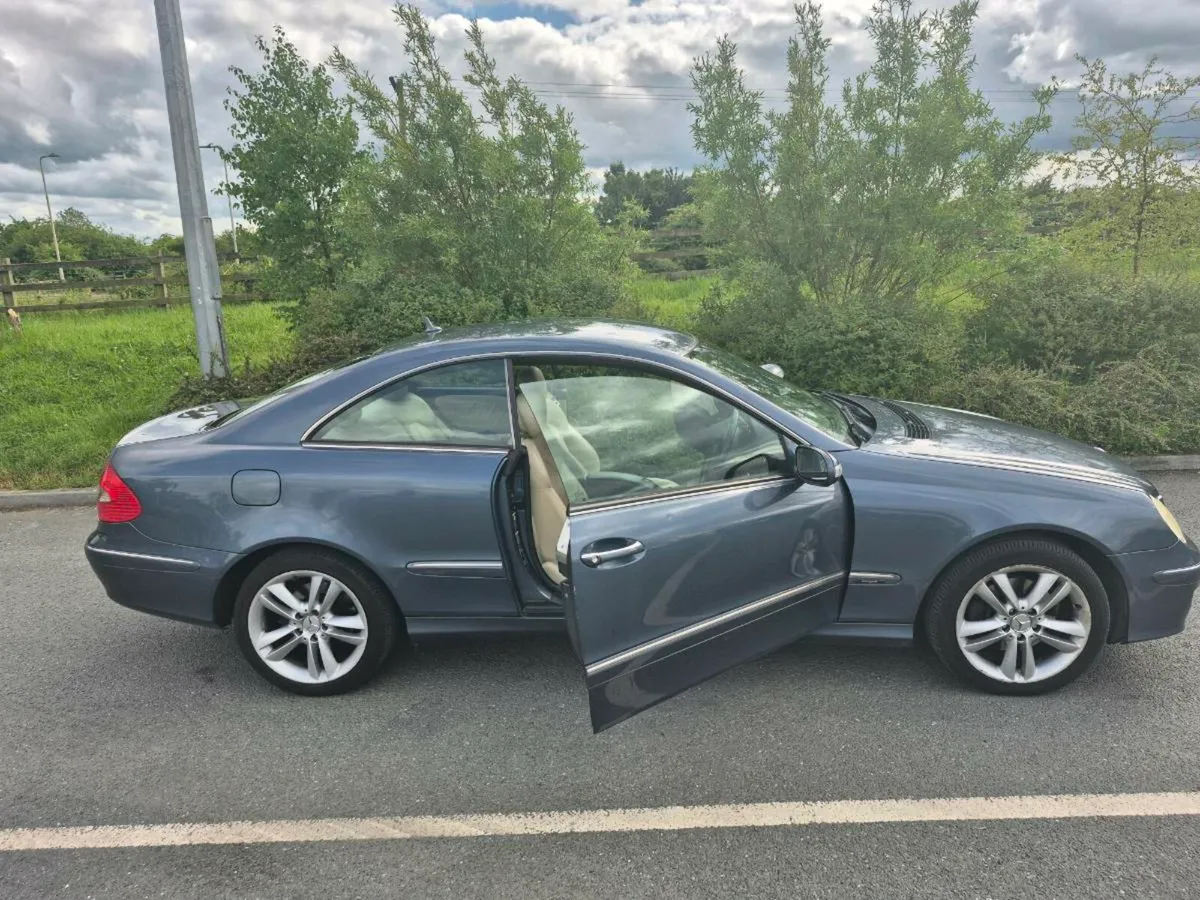 Mercedes benz - Image 3