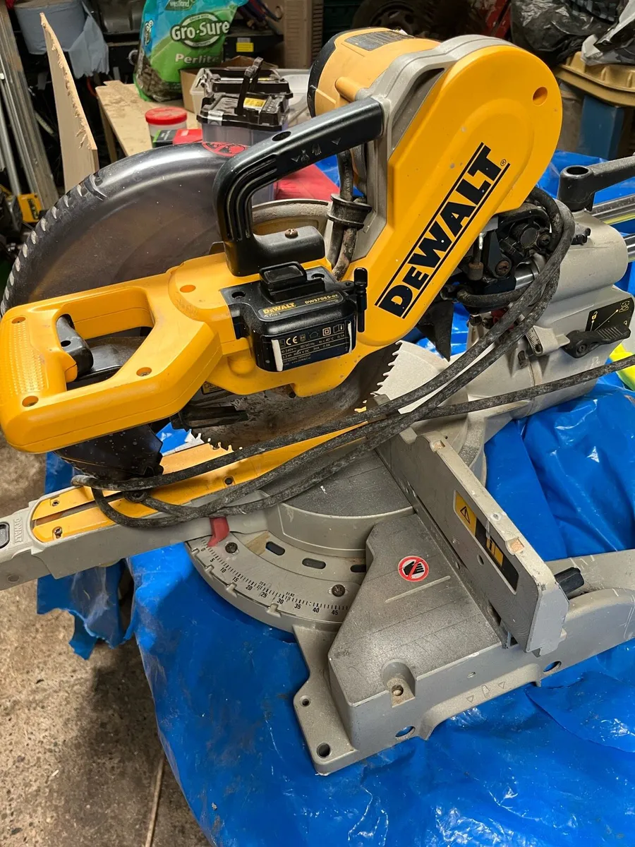 Dewalt 10inch Chop Saw - Image 3