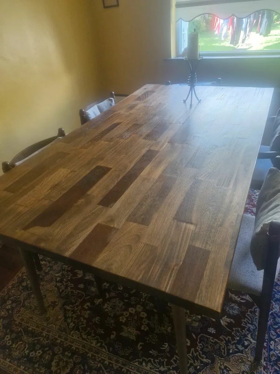 Dining table - Image 1