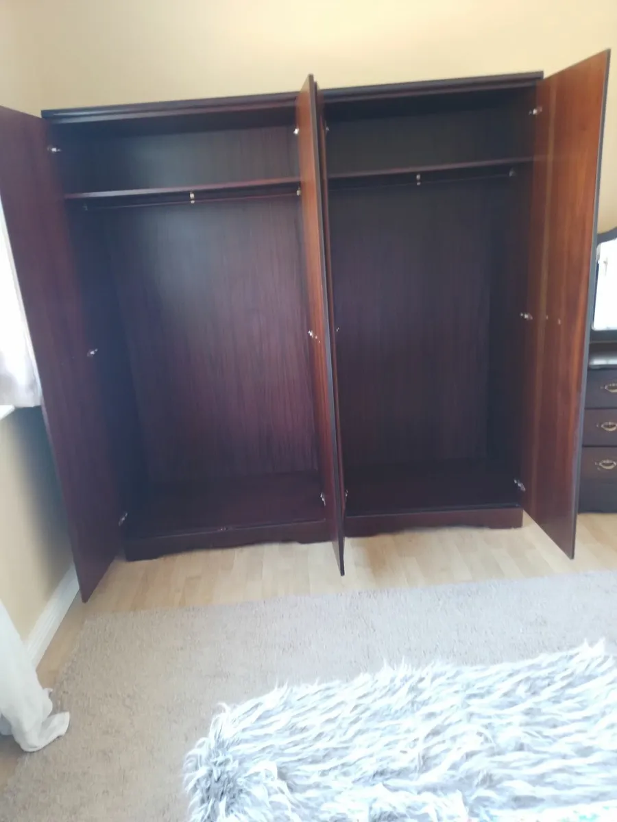 Bedroom furniture - Image 3