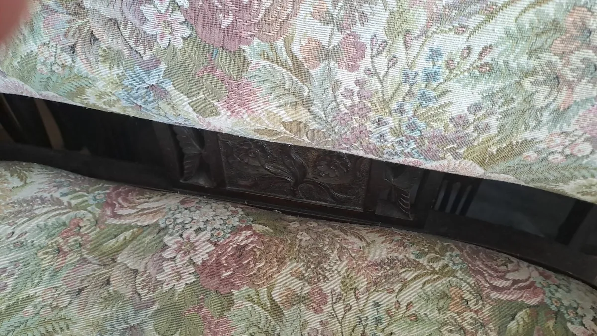 Antique couch and chairs - Image 1