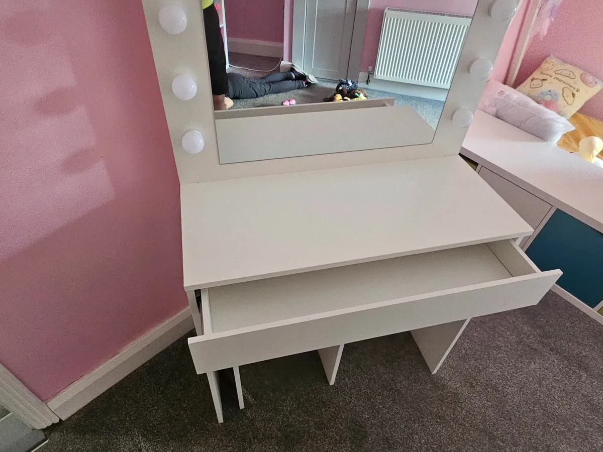 Kids Tipi bed and dressing table - Image 3