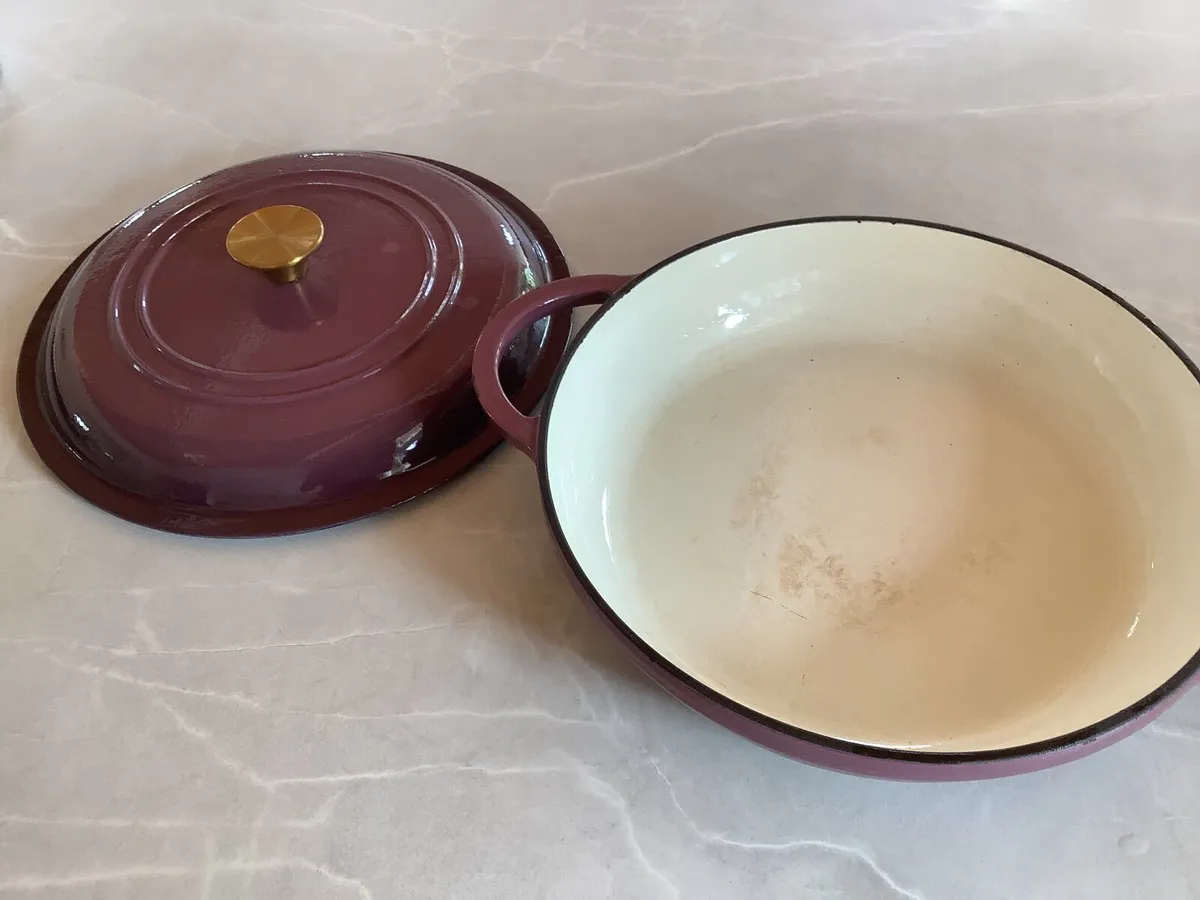 Oven to table cast iron casserole dish - Image 1