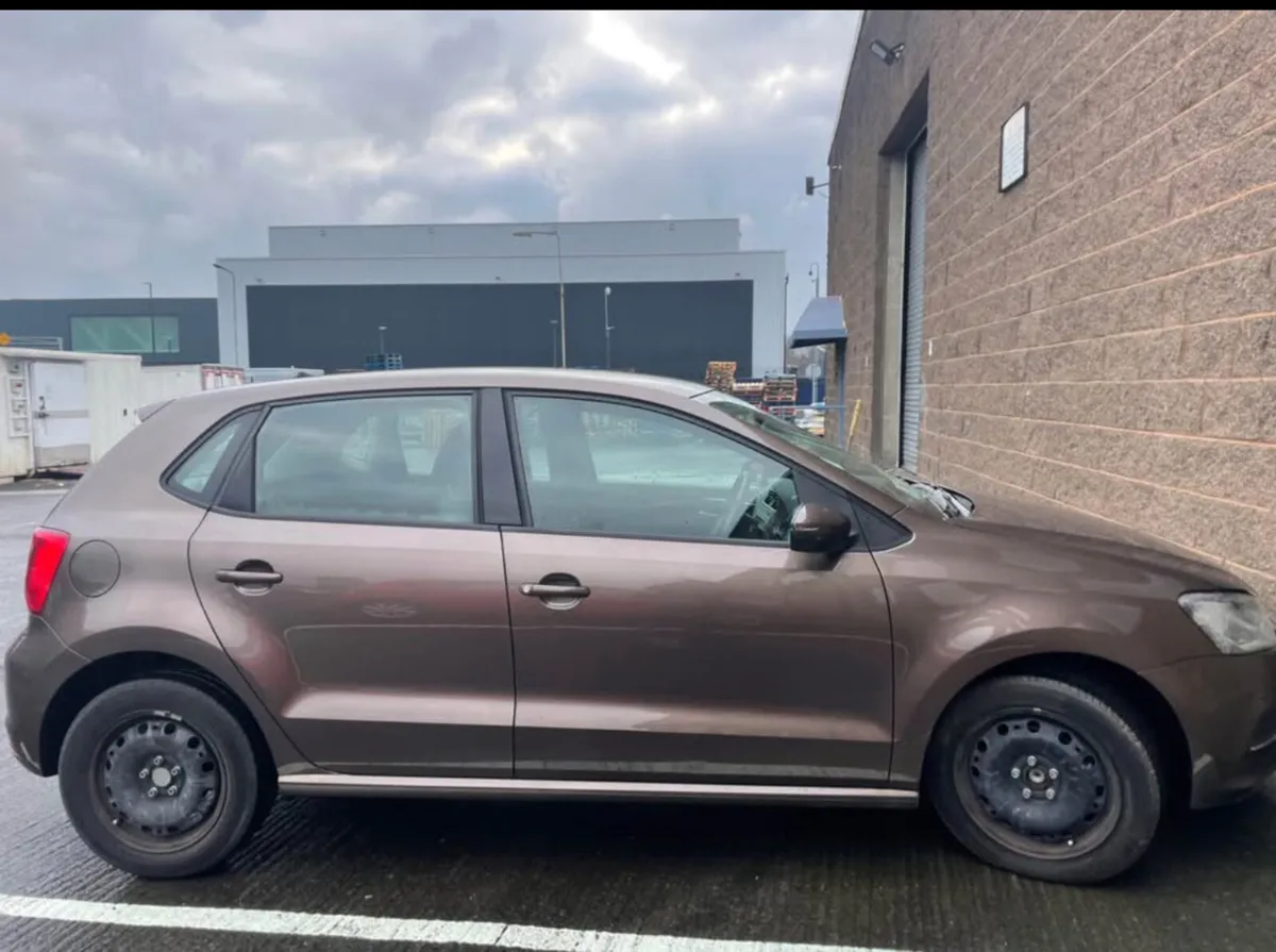 Volkswagen Polo 2015 automatic - Image 2