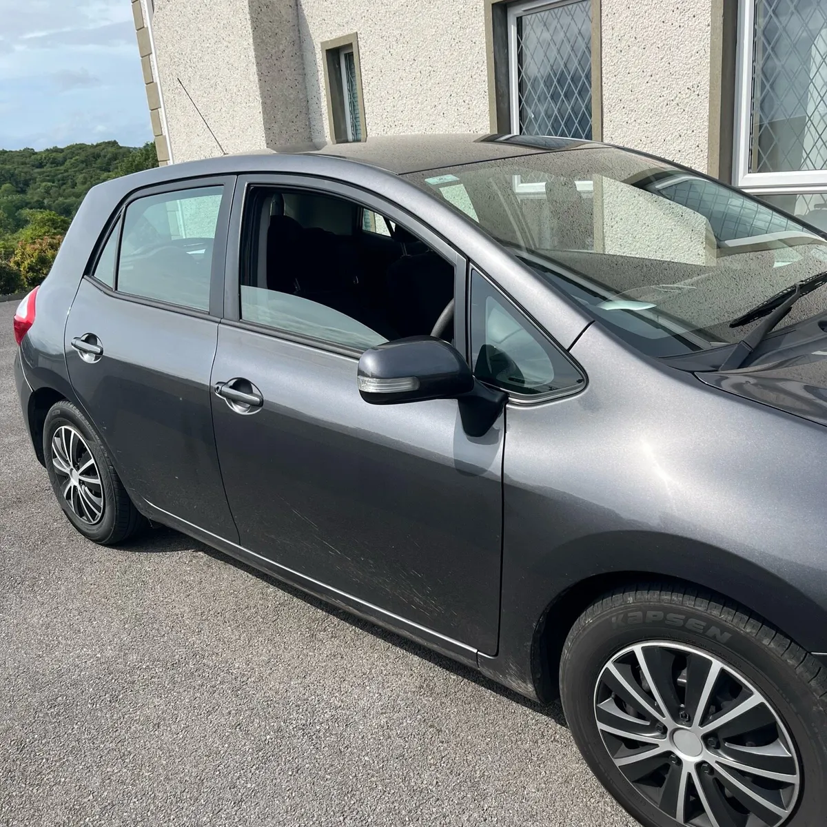 toyota auris 2011 charcoal grey - Image 2