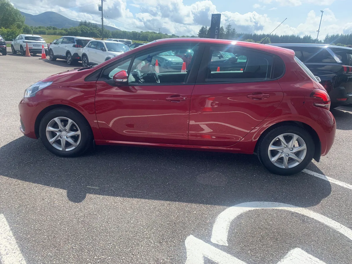Peugeot 208 2016 - Image 3