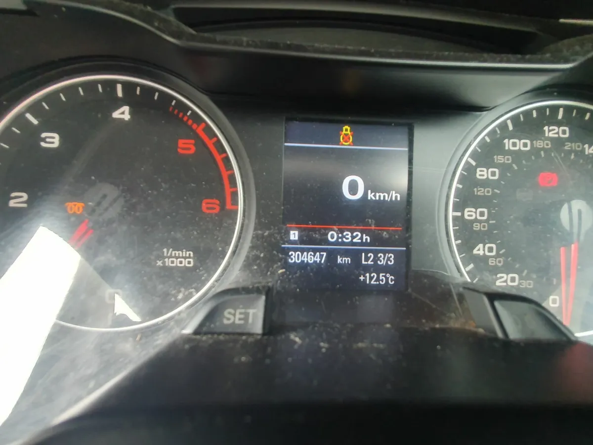 Audi A4 2009 - Image 2