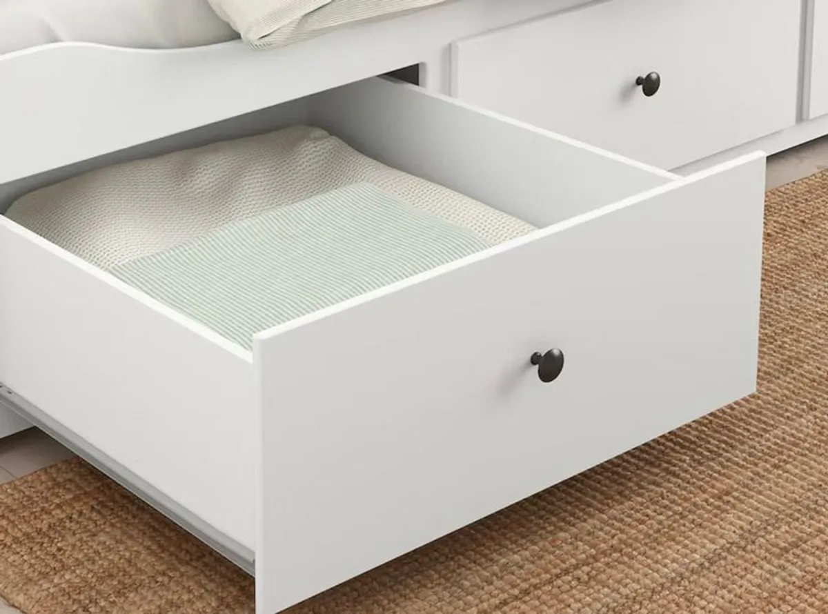Pull Out Couch - Image 3