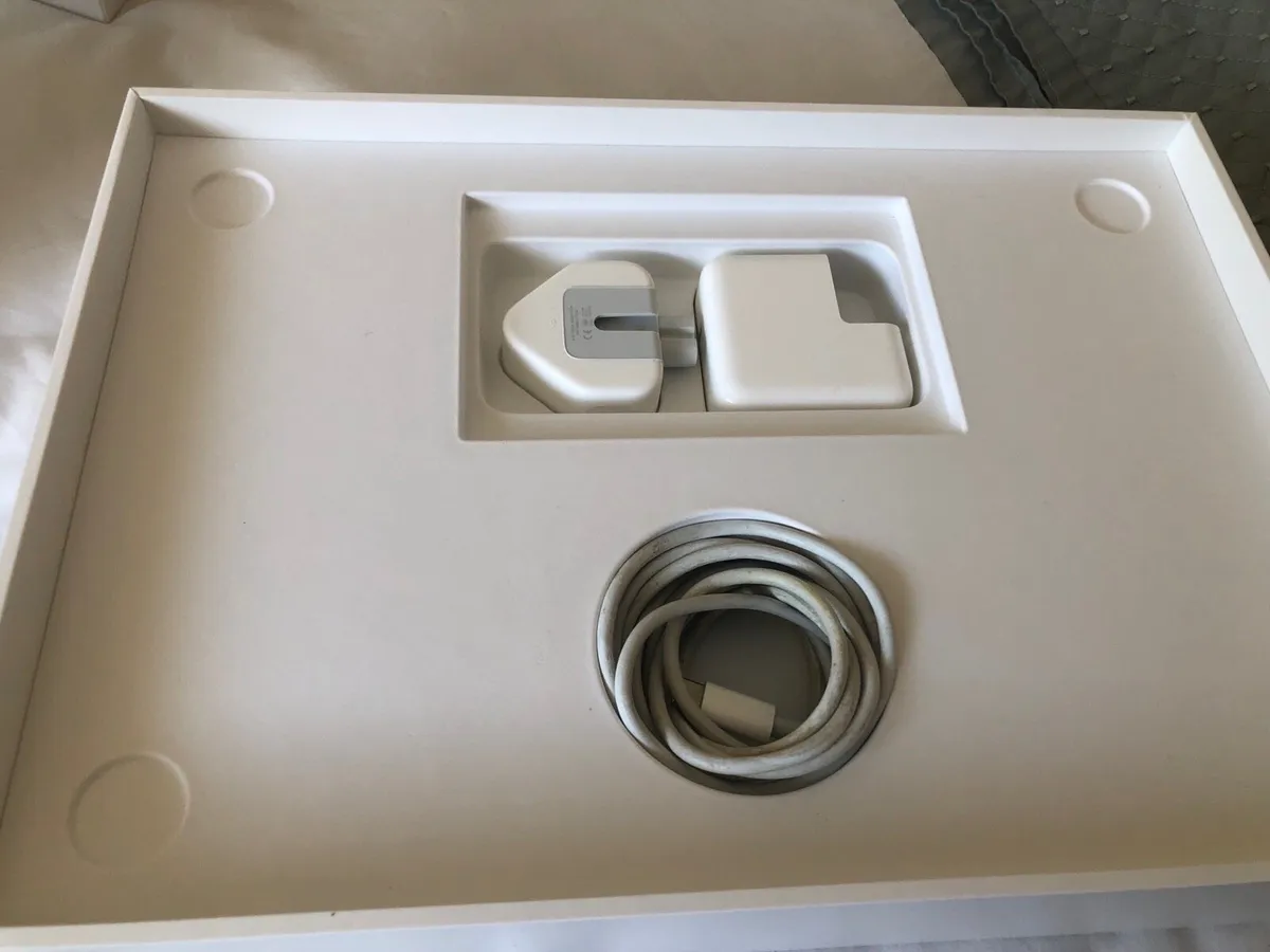 MacBook Air 2001 - Image 2