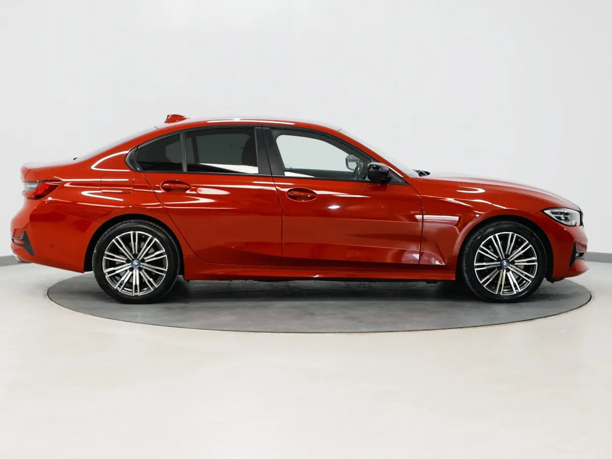 *6* BMW 330E SE PRO - Image 3