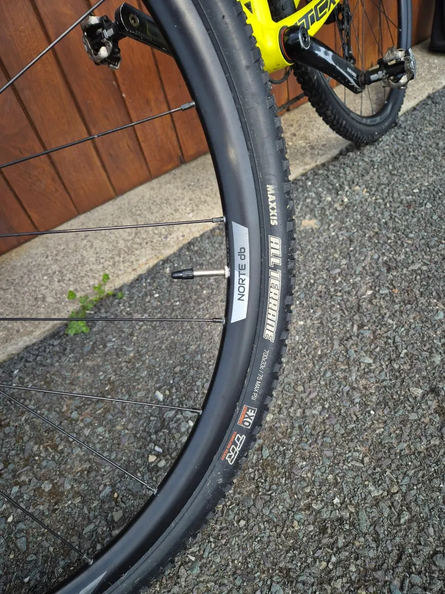 Giant TCX Advanced SX Cyclocross Bike - Image 3