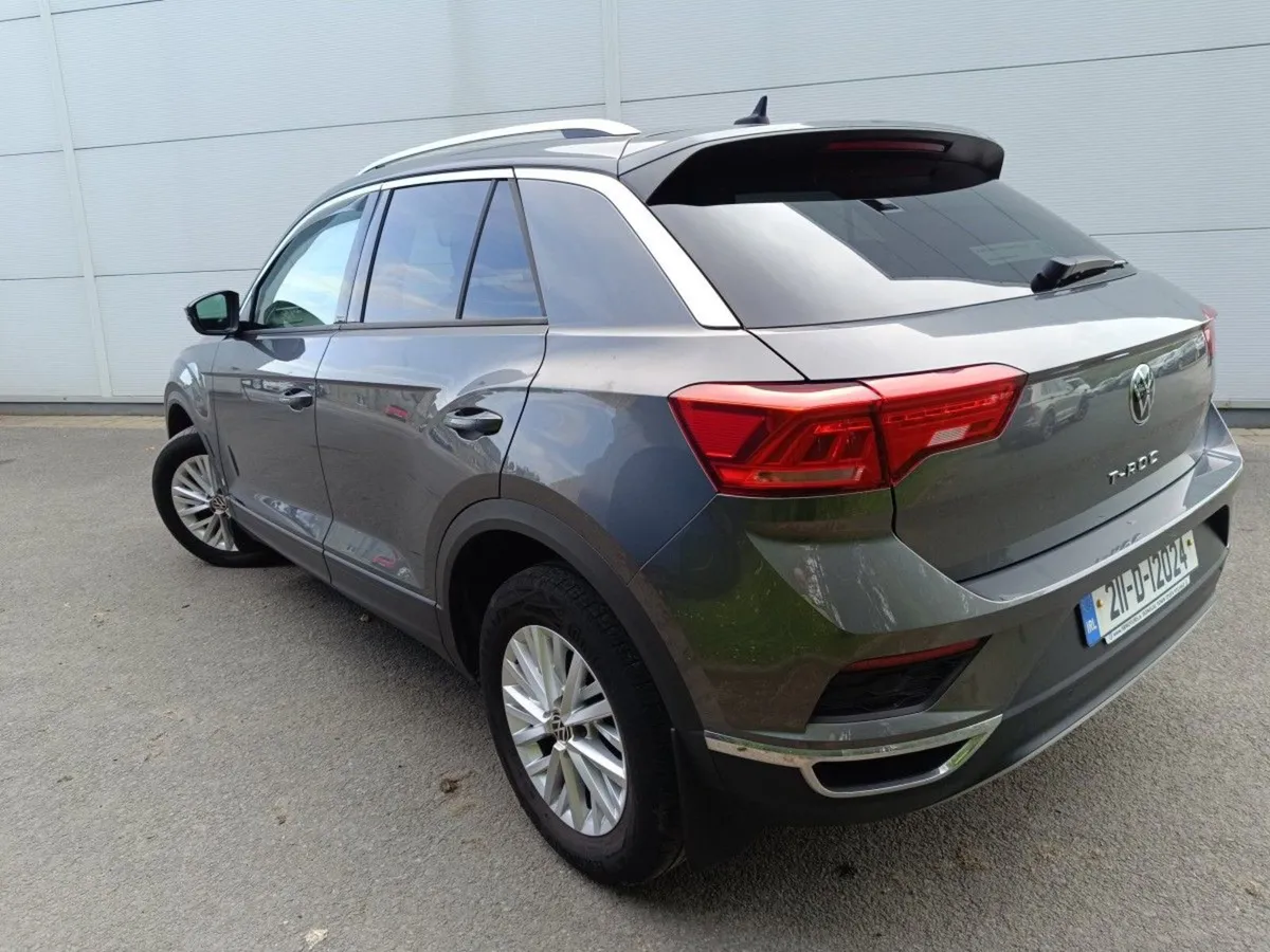 Volkswagen T-Roc 2.0 TDI 115bhp Design Mint Low M - Image 3